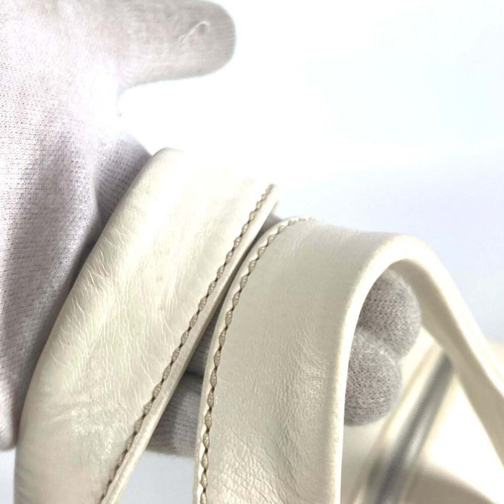 CHANEL Cream Leather Logo Shoulder Bag - Picture 14 of 16